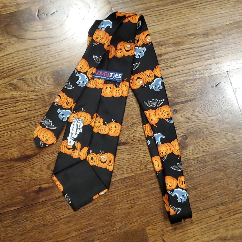 Mens NovelTies black & orange Halloween print tie